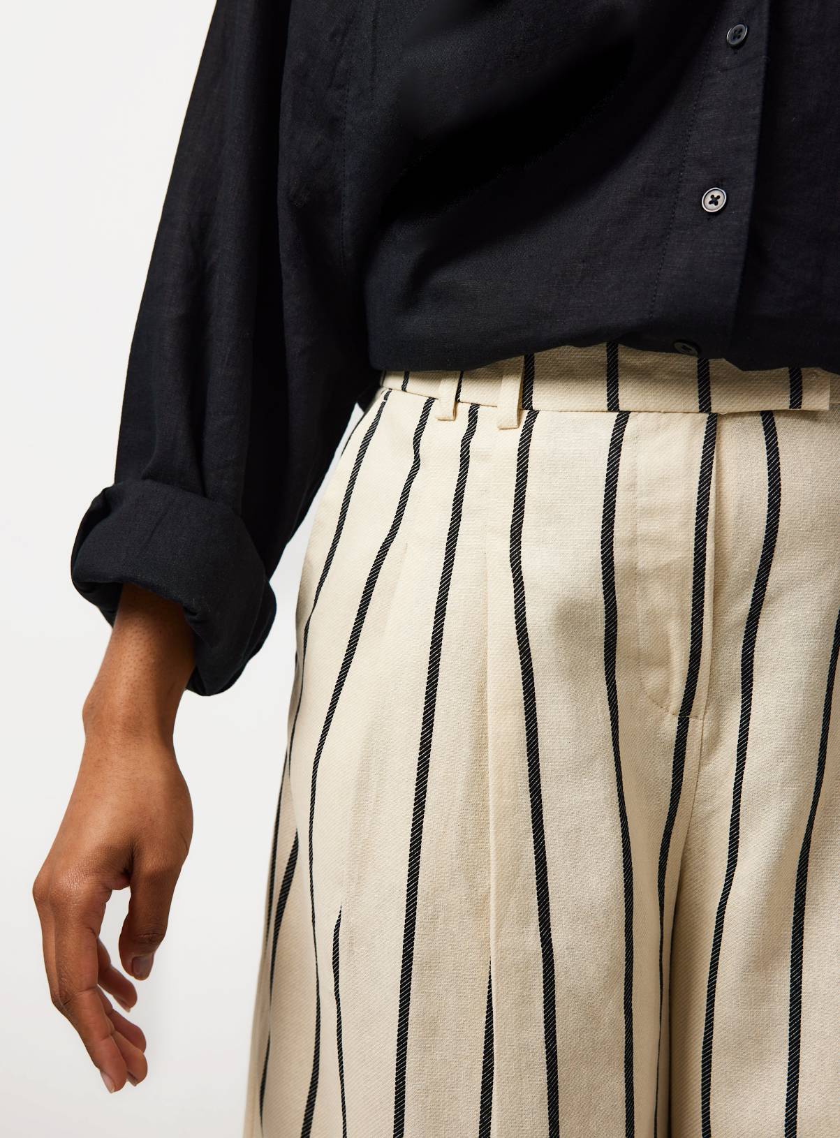 Cream Stripe Tailored Linen Blend Jorts 10 - Image 3